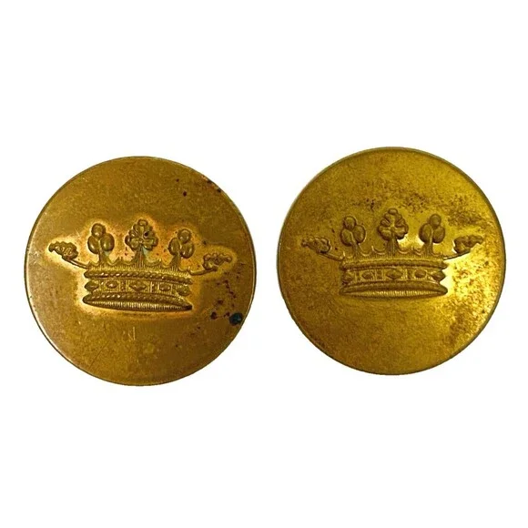 La Belle Jardiniere- Paris Marquis Crown Antique Shank Livery Back Gilt Button - Picture 1 of 5